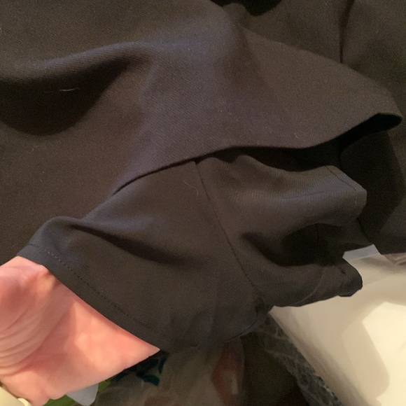 Abercrombie Black Mini Skirt - Picture 3 of 4